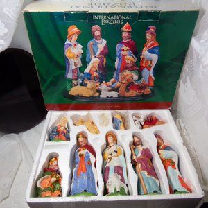 11pc nativity set Porcelain figurines on wood base by International Bazaar EUC